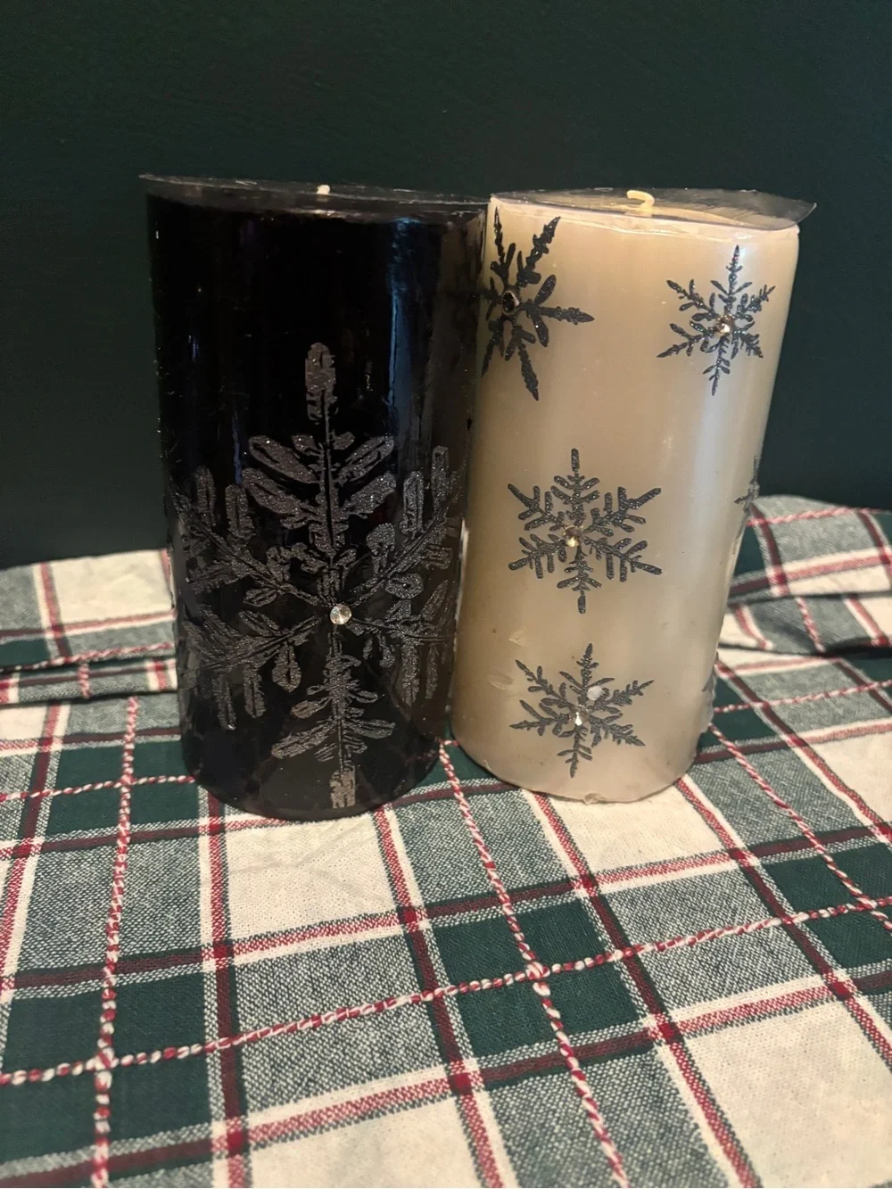 Decorative Snowflake Pillar Scented Candle Set - Black & White